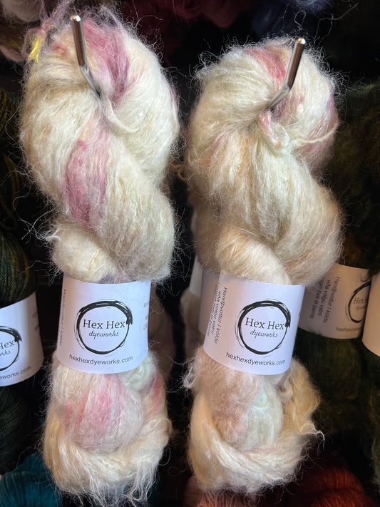 Djákninn á Myrká í 90/10 baby suri alpaca/silki brushed